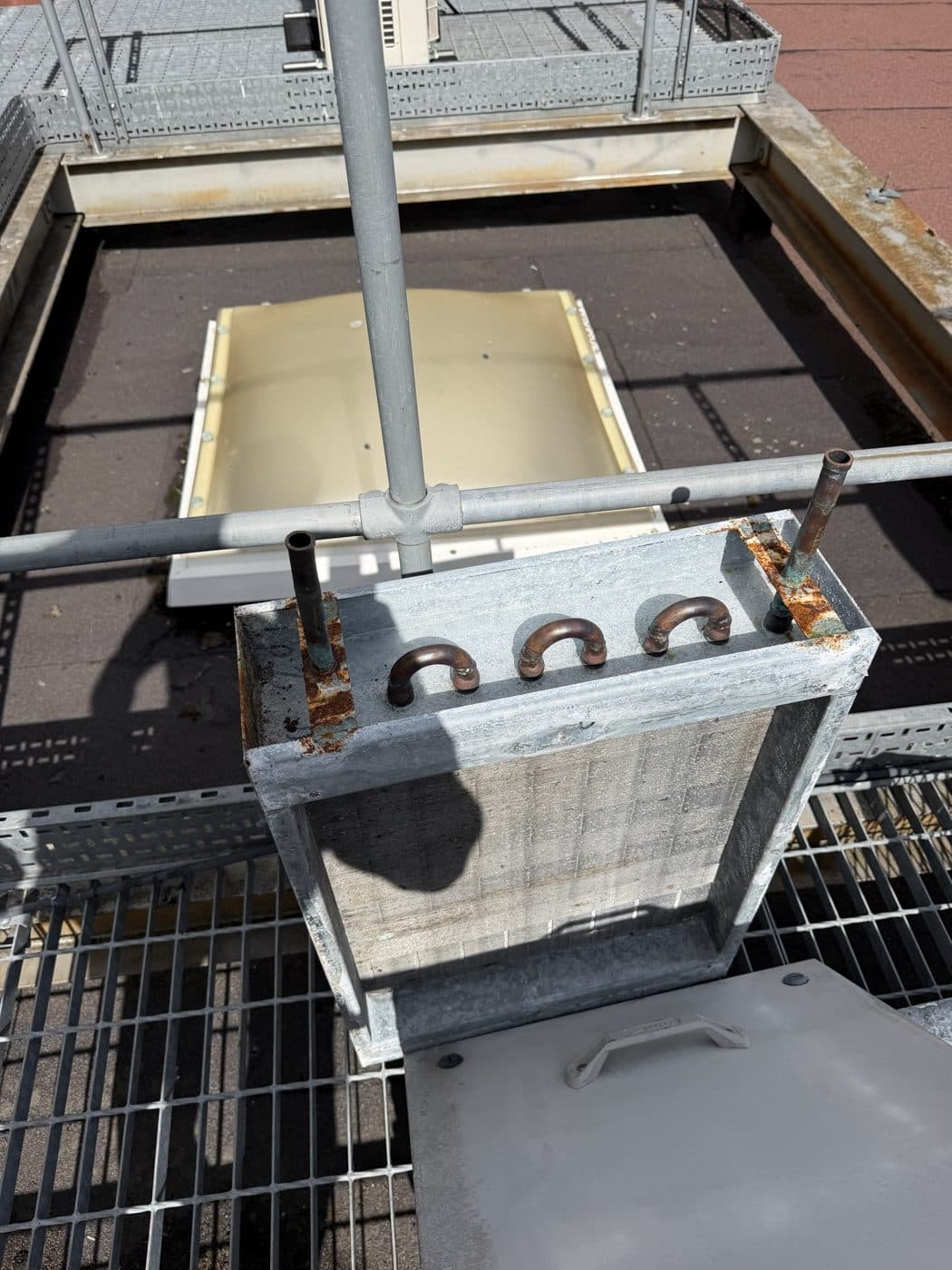 Why the Frost Stat Is on the Extract Side of a Plate Heat Exchanger