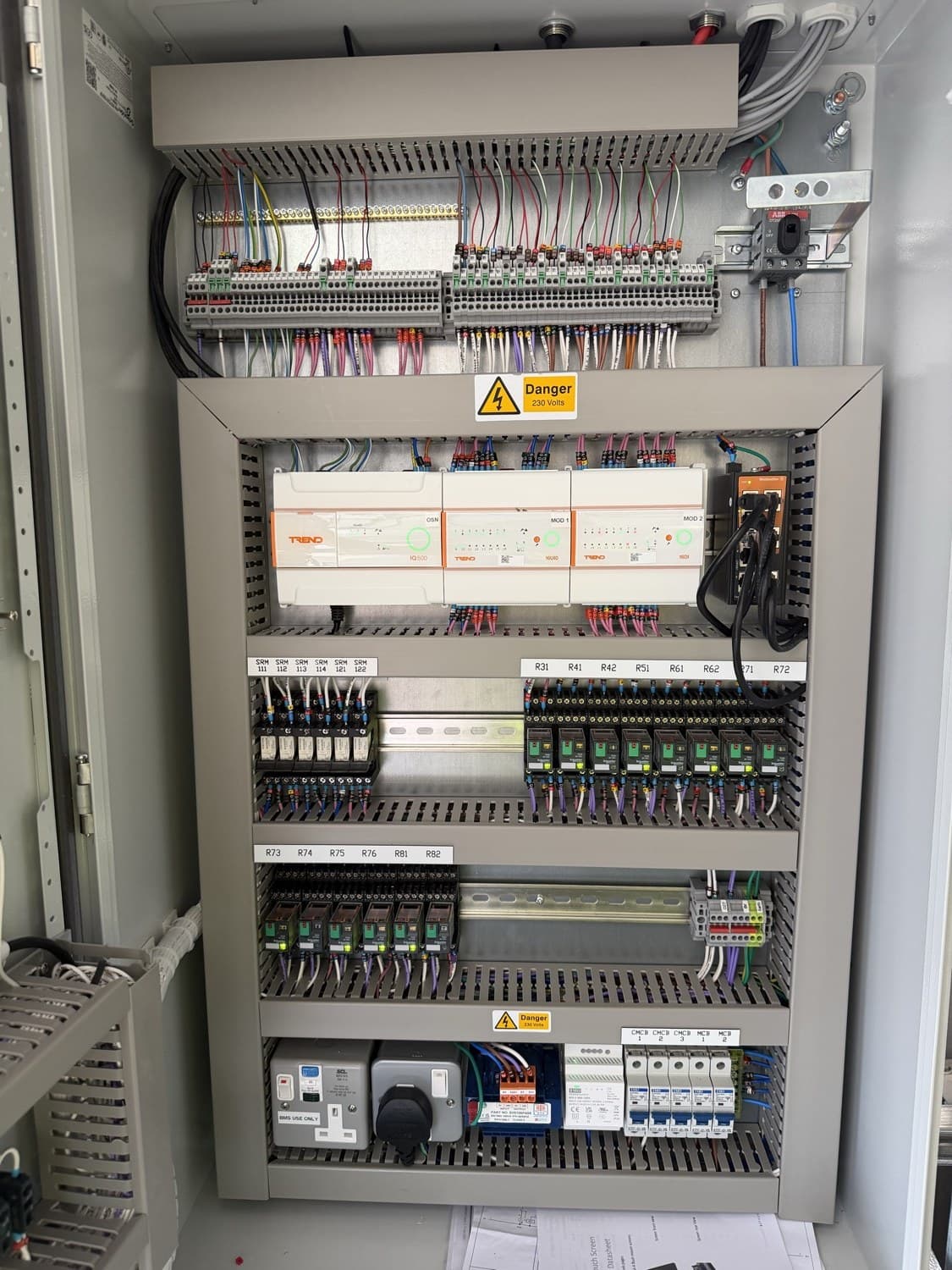 Trend IQ5 controller and integration switch inside the CP01 panel