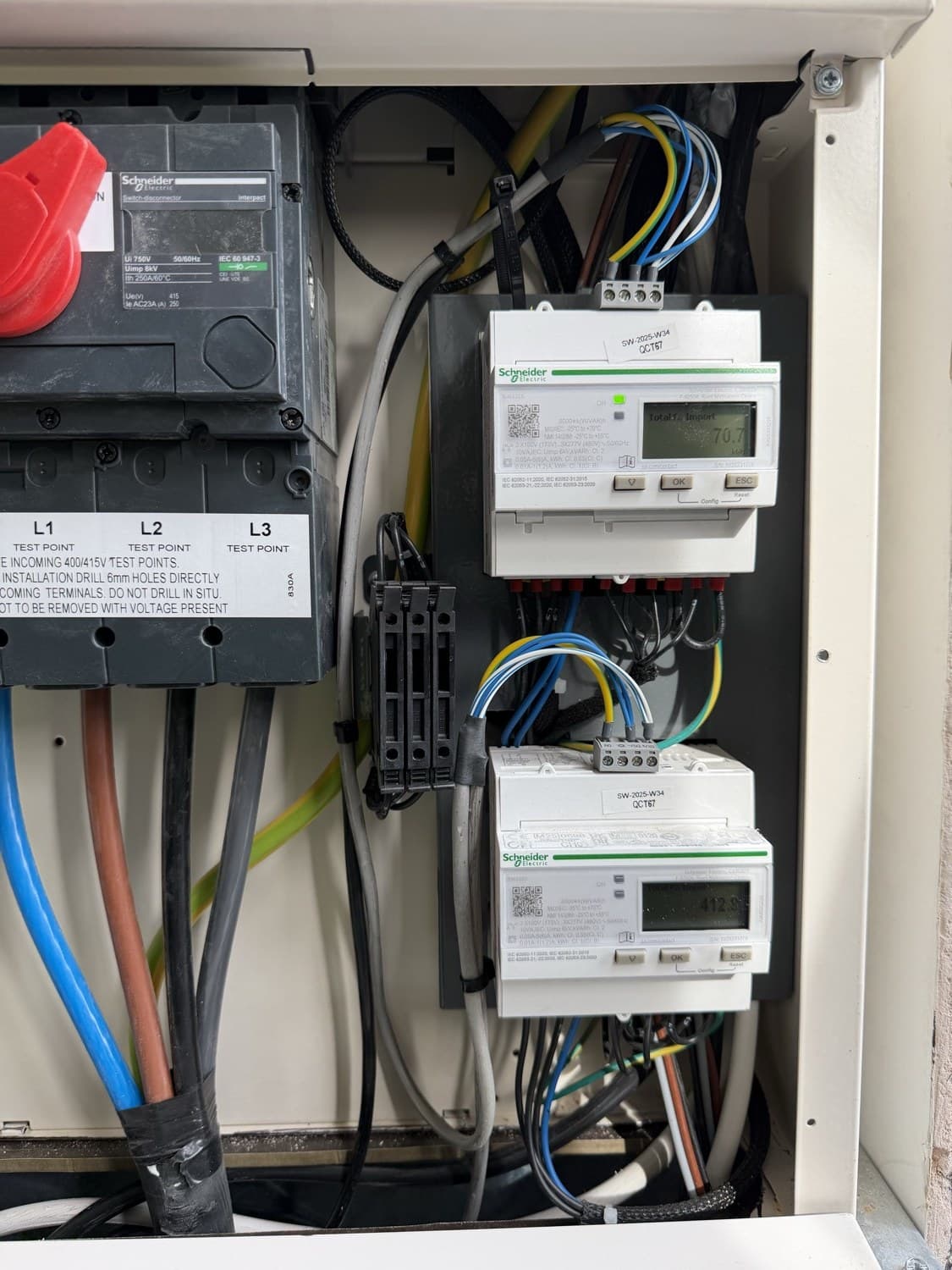Schneider electrical sub-meters in a distribution board