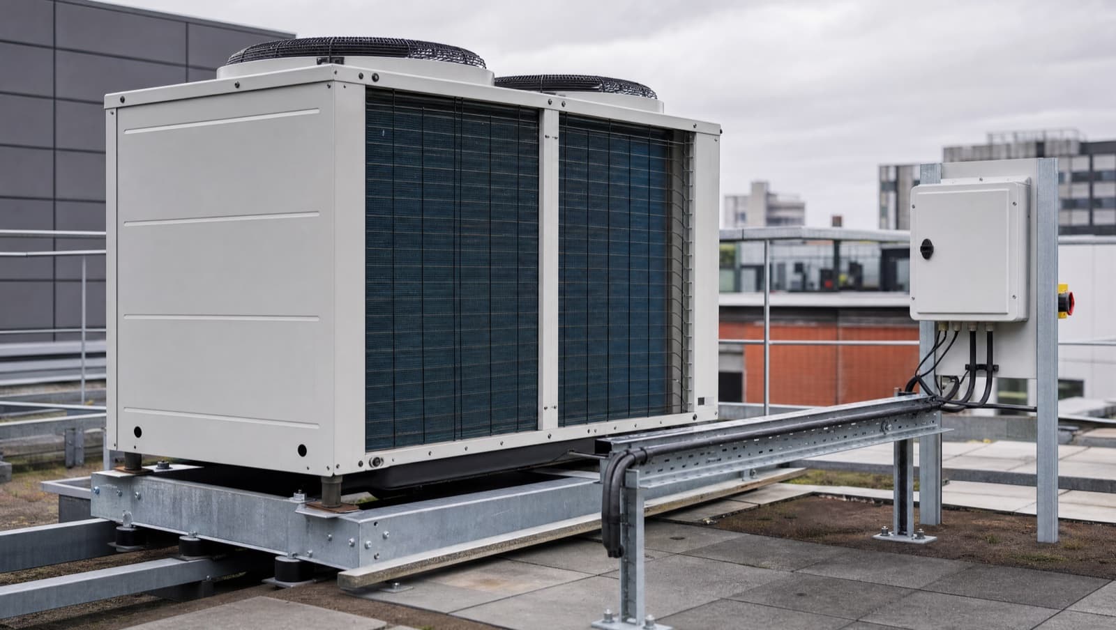Heat Pump Integration with BMS: The Controls Challenge Nobody Warns You About
